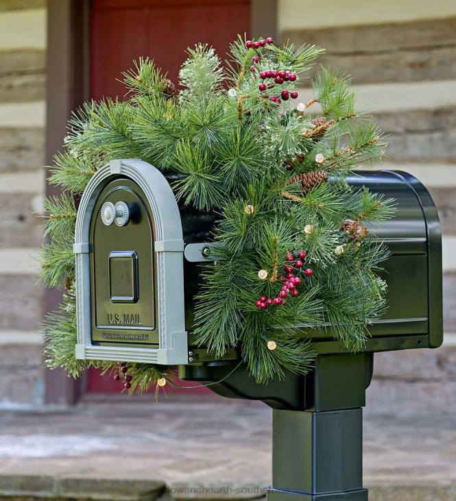 Houseware Plow & Hearth Indoor/Outdoor Blue Ridge Garland with Battery-Operated Dual-Function Lights NFLB1484