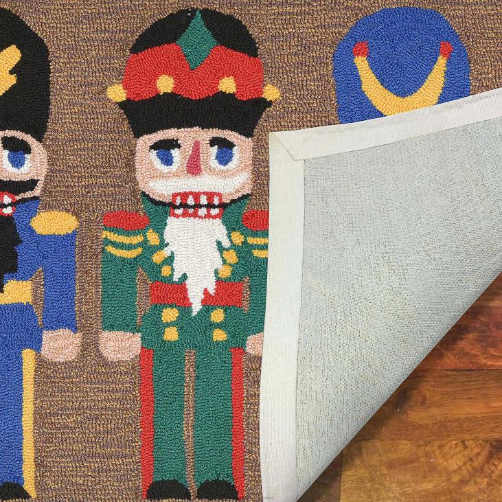 Houseware Plow & Hearth Indoor/Outdoor Hand-Hooked Nutcracker Trio Accent Rug NFLB1327