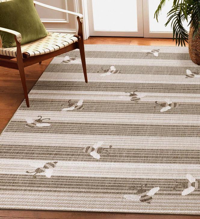 Houseware Plow & Hearth Indoor/Outdoor Honey Bees Polypropylene Rug NFLB1341