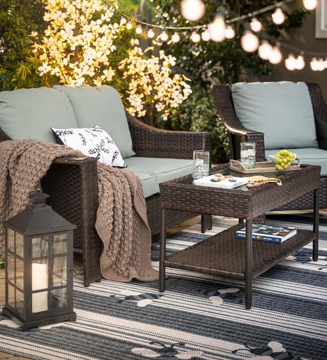 Houseware Plow & Hearth Indoor/Outdoor Honey Bees Polypropylene Rug NFLB1341
