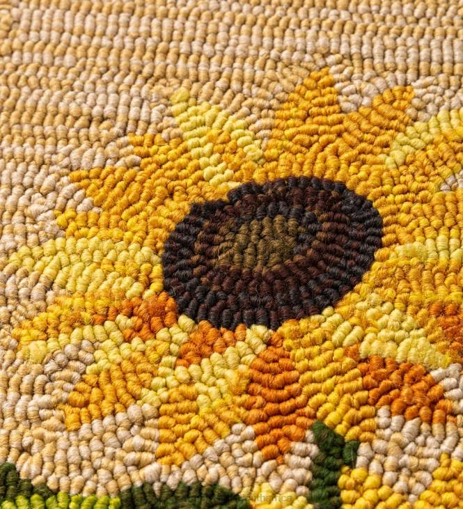 Houseware Plow & Hearth Indoor/Outdoor Sunflower Hooked Polypropylene Accent Rug NFLB1385