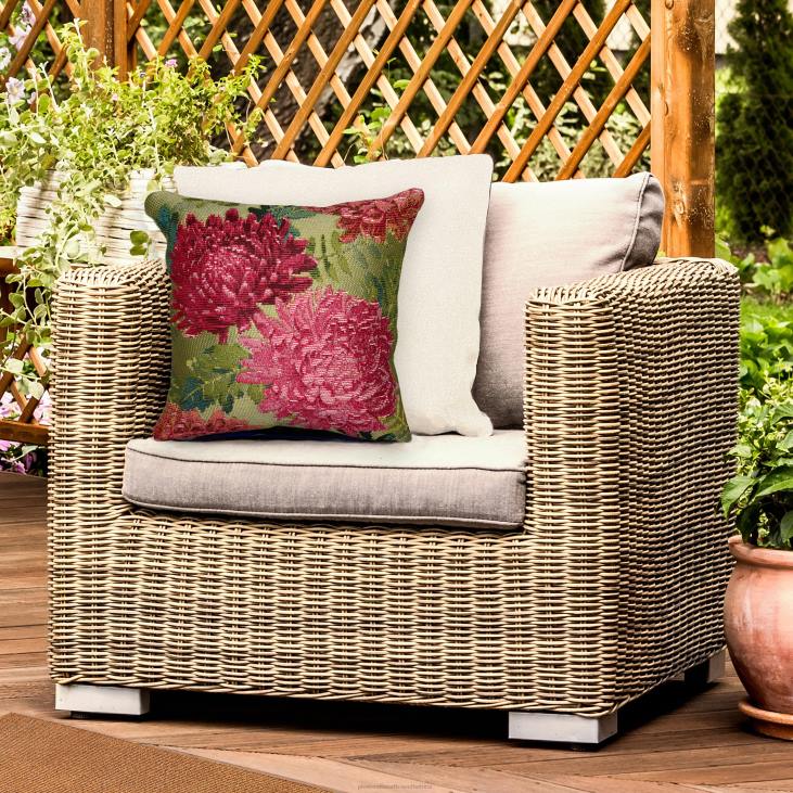 Houseware Plow & Hearth Indoor/Outdoor Chrysanthemum Polypropylene Throw Pillow - Blue NFLB1243