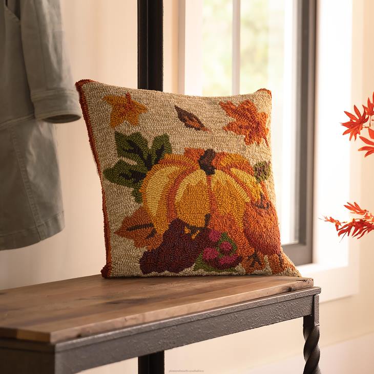 Houseware Plow & Hearth Indoor/Outdoor Fall Bounty Hand Hooked Polypropylene Throw Pillow NFLB1231