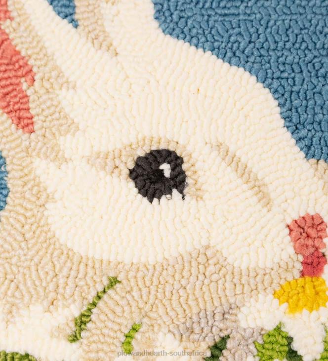 Houseware Plow & Hearth Indoor/Outdoor Hooked Polypropylene Bunny Throw Pillow NFLB1260