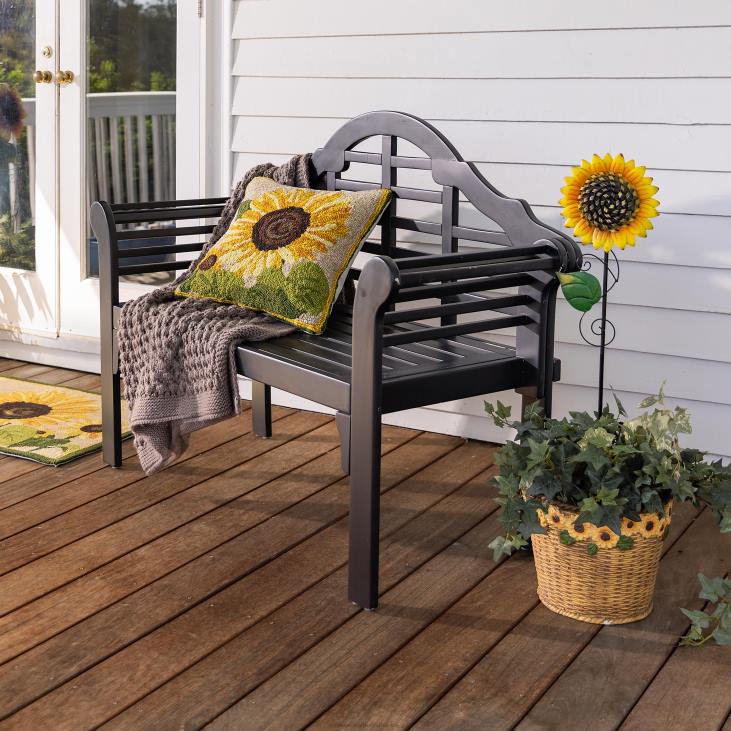 Houseware Plow & Hearth Indoor/Outdoor Hooked Polypropylene Sunflower Throw Pillow NFLB1251