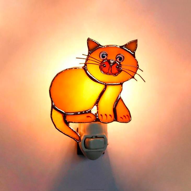 Houseware Plow & Hearth Handcrafted Stained Glass Cat Nightlight NFLB2493