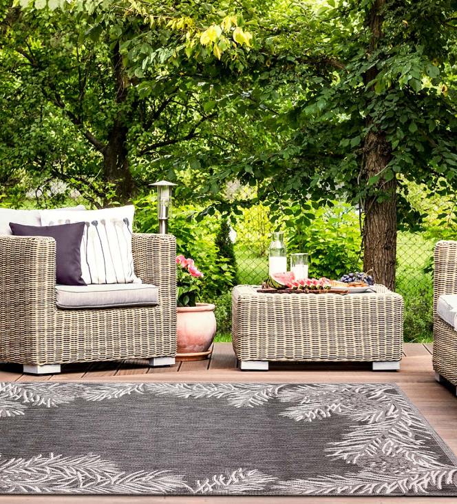 Rugs & Mats Plow & Hearth Indoor/Outdoor Pine Grove Border Rug NFLB1825