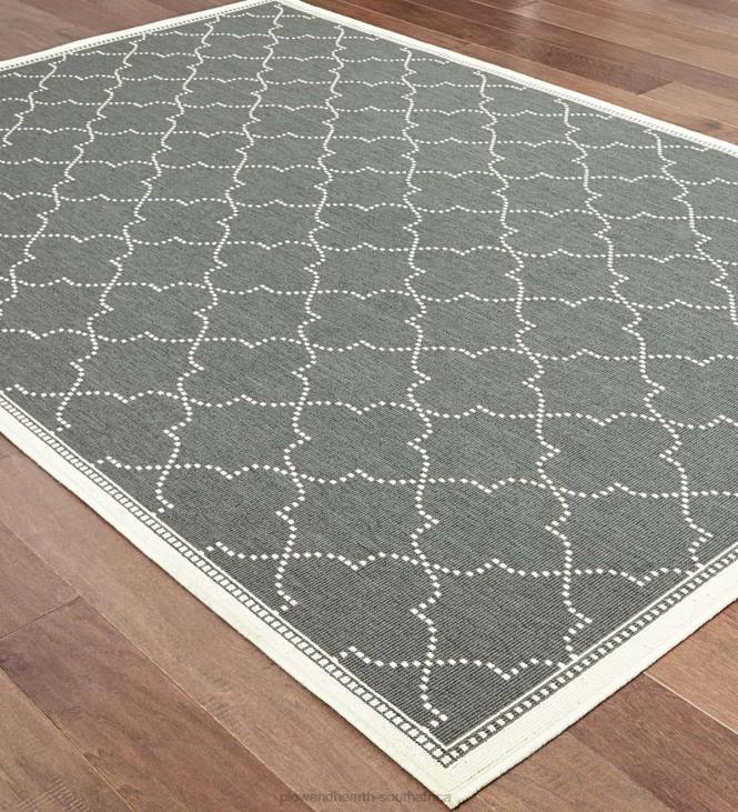 Rugs & Mats Plow & Hearth Marston Quatrefoil Polypropylene Area Rug NFLB1892