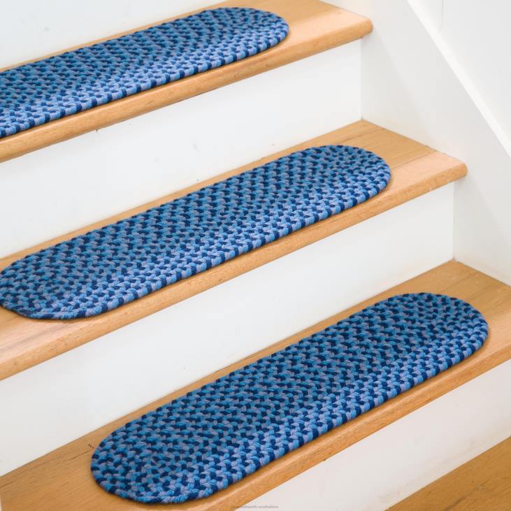 Rugs & Mats Plow & Hearth USA-Made Wool Braided Virginia Stair Tread, 8x 28- Frost NFLB1916