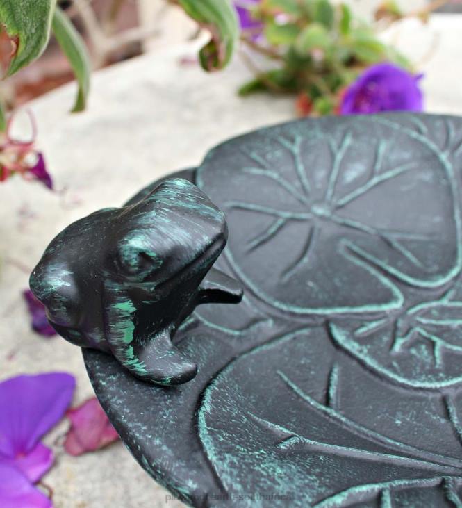 Yard & Garden Plow & Hearth Frog Tabletop Metal Birdbath - Verdigris NFLB838