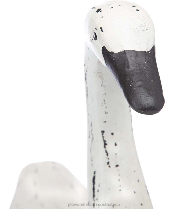 Yard & Garden Plow & Hearth Hand-Painted Holiday Swan Statue with Wreath NFLB49