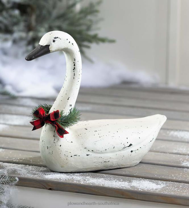 Yard & Garden Plow & Hearth Hand-Painted Holiday Swan Statue with Wreath NFLB49