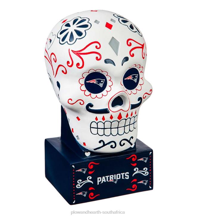 Yard & Garden Plow & Hearth New England Patriots Sugar Skull Statue NFLB394