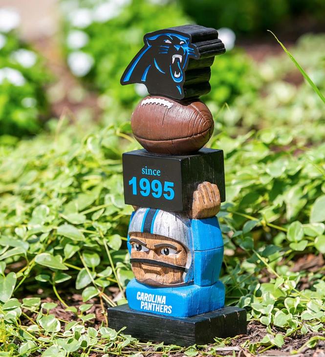 Yard & Garden Plow & Hearth Vintage Football Garden Statue - Green Bay Packers NFLB421