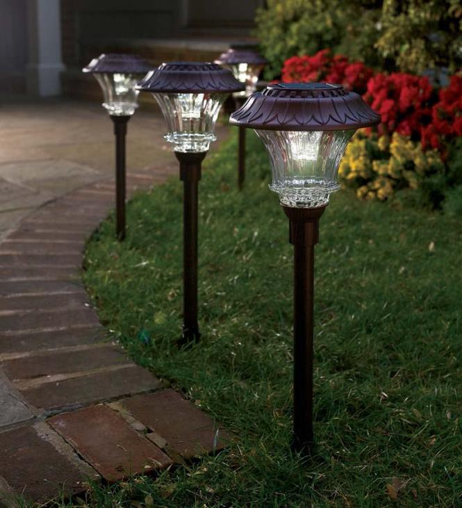 Yard & Garden Plow & Hearth Super-Bright Solar LED Path Lights, Set of 4 - Pewter NFLB453