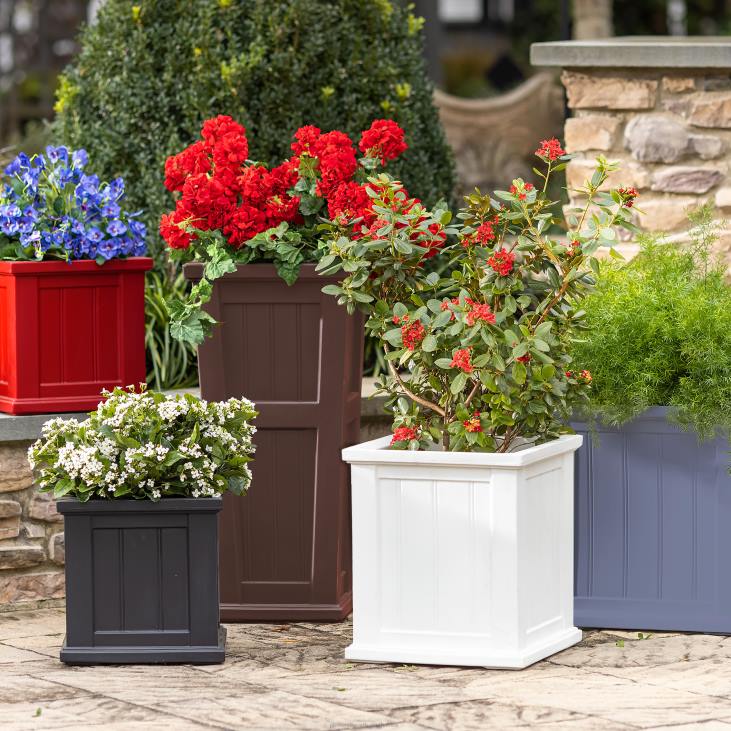 Yard & Garden Plow & Hearth Lexington Self-Watering Planters NFLB910