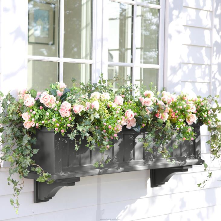 Yard & Garden Plow & Hearth Lexington Self-Watering Window Boxes with Hanging Brackets NFLB925