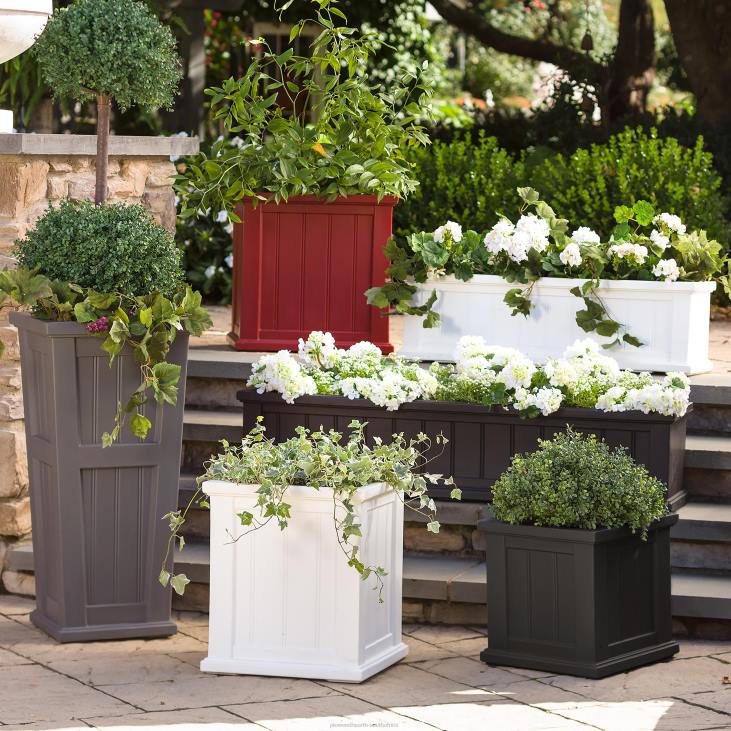 Yard & Garden Plow & Hearth Lexington Self-Watering Window Boxes with Hanging Brackets NFLB925