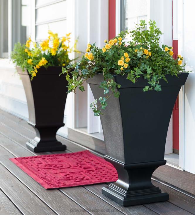 Yard & Garden Plow & Hearth Richmond Self-Watering Pedestal Urn Planter - White NFLB913