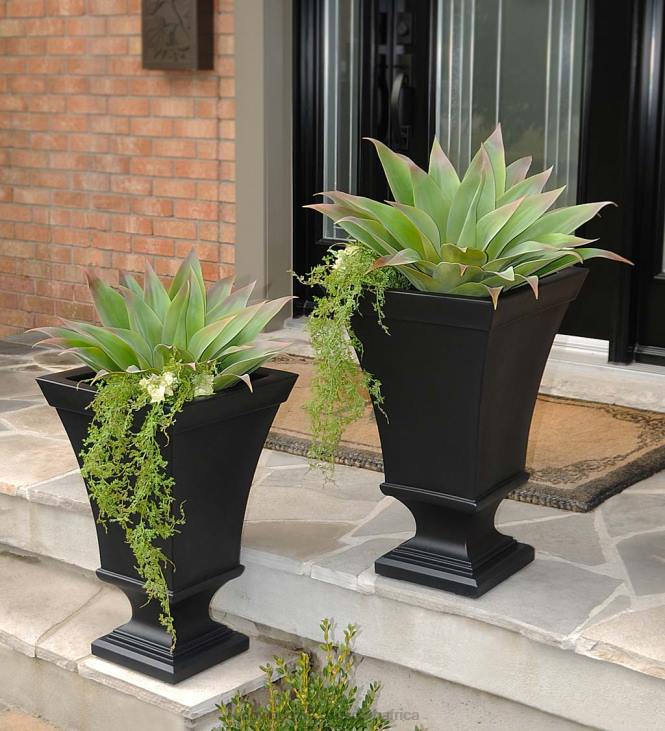 Yard & Garden Plow & Hearth Richmond Self-Watering Pedestal Urn Planter - White NFLB913