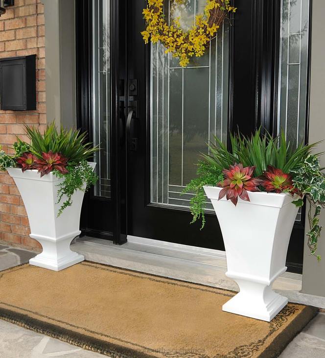 Yard & Garden Plow & Hearth Richmond Self-Watering Pedestal Urn Planter - White NFLB913