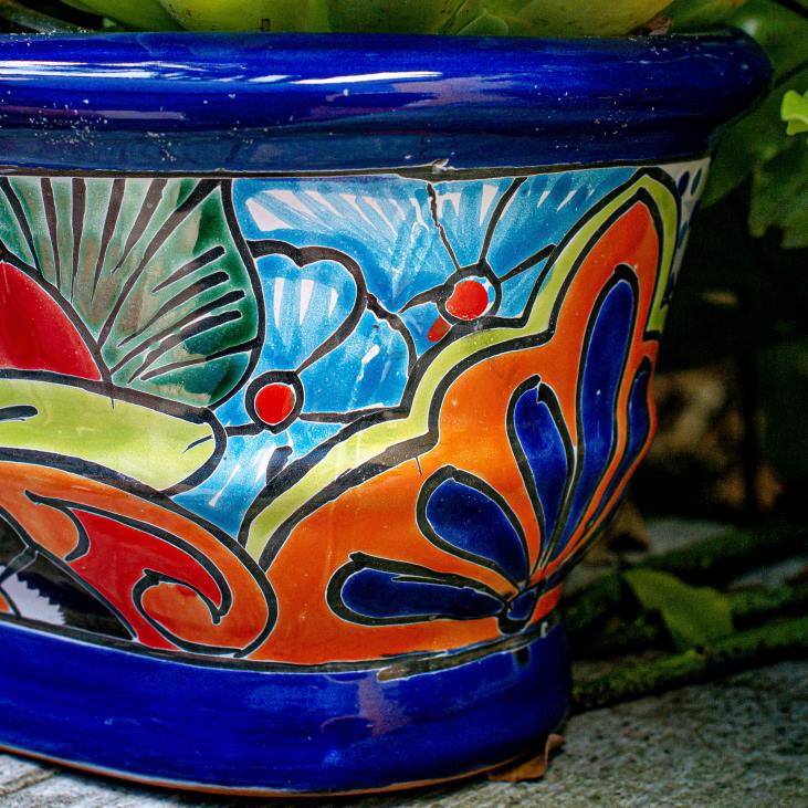 Yard & Garden Plow & Hearth White and Navy Talavera Ledge Planter NFLB972