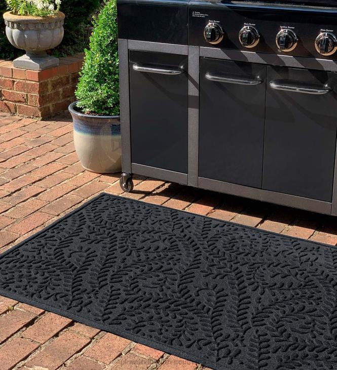 Yard & Garden Plow & Hearth Waterhog Boxwood Grill Mat - Bordeaux NFLB1069