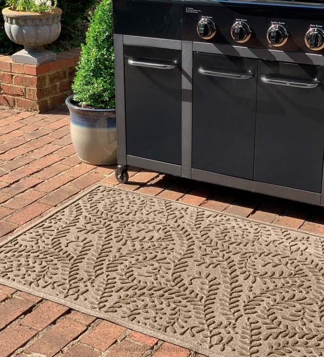 Yard & Garden Plow & Hearth Waterhog Boxwood Grill Mat - Bordeaux NFLB1069