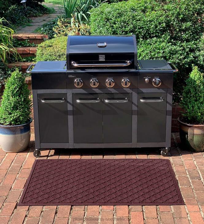 Yard & Garden Plow & Hearth Waterhog Cordova Grill Mat - Bordeaux NFLB1061