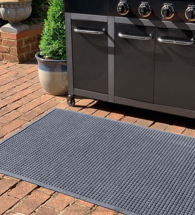 Yard & Garden Plow & Hearth Waterhog Square Pattern Grill Mat - Bordeaux NFLB1065