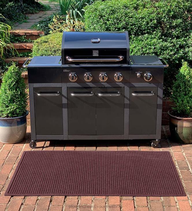 Yard & Garden Plow & Hearth Waterhog Square Pattern Grill Mat - Bordeaux NFLB1065