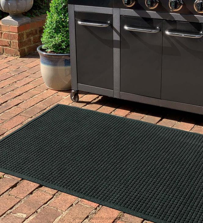 Yard & Garden Plow & Hearth Waterhog Square Pattern Grill Mat - Bordeaux NFLB1065