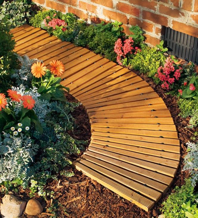 Yard & Garden Plow & Hearth 4'L Roll-Out Curved Hardwood Pathway NFLB687