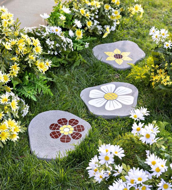 Yard & Garden Plow & Hearth Mosaic Stepping Stone - Yellow NFLB691